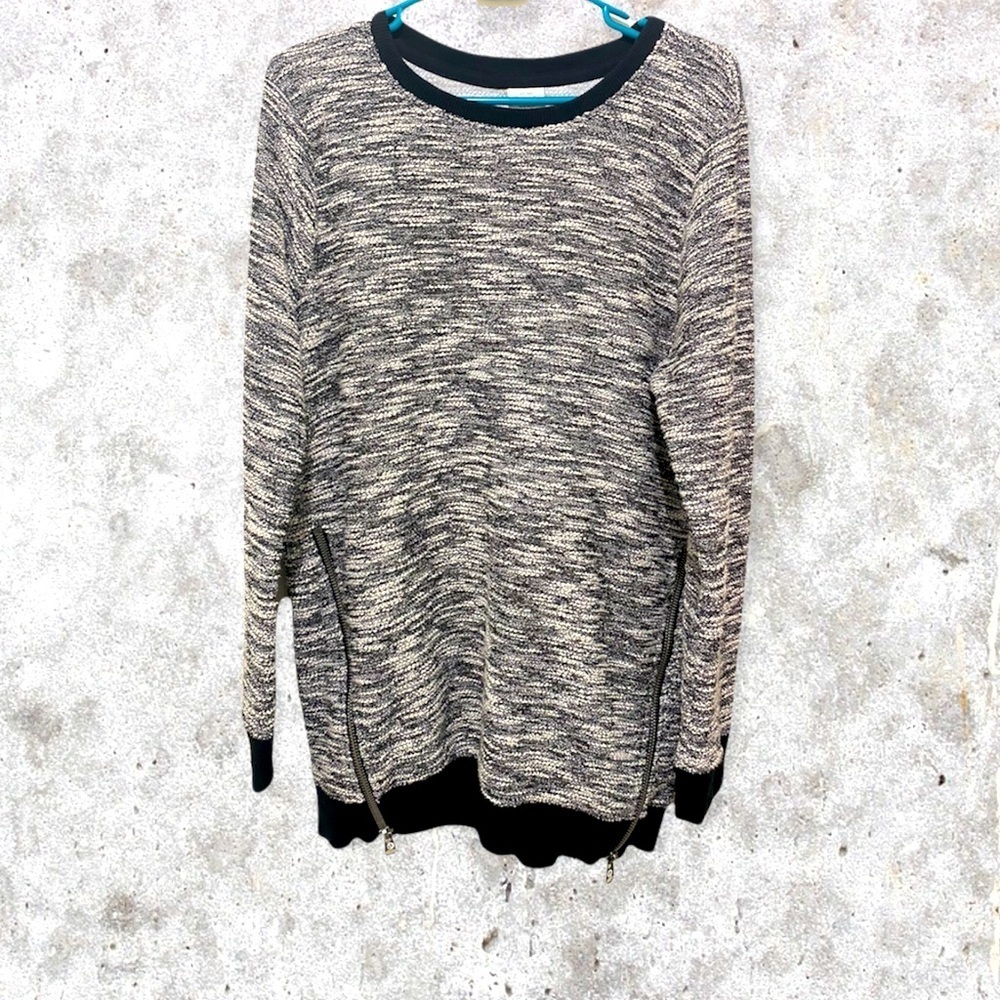 Like New Abercrombie and Fitch Long Sweater